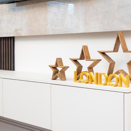 London'S Modern Nuance Apartment - Battersea Экстерьер фото